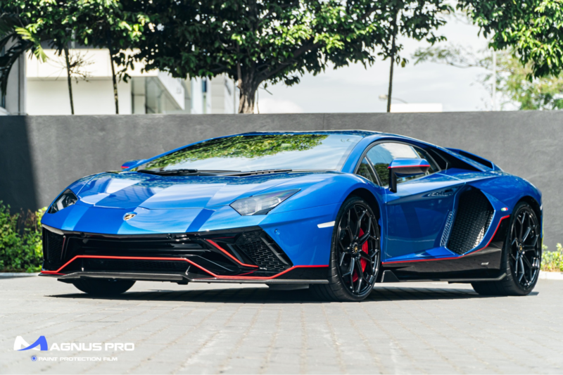 Dán PPF  ô tô hoặc phủ ceramic ô tô sẽ tạo lớp bảo vệ bề mặt sơn xe