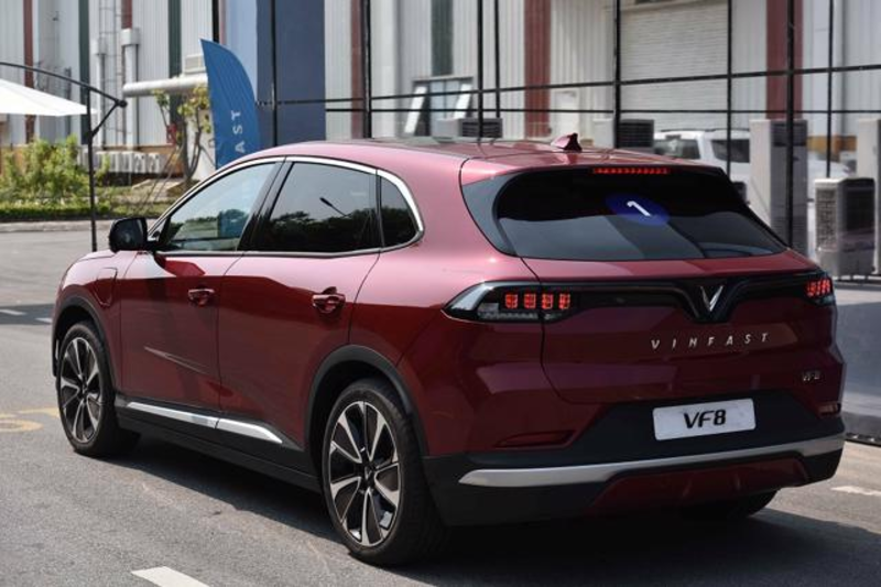 Có nên dán PPF ô tô cho Vinfast VF8?