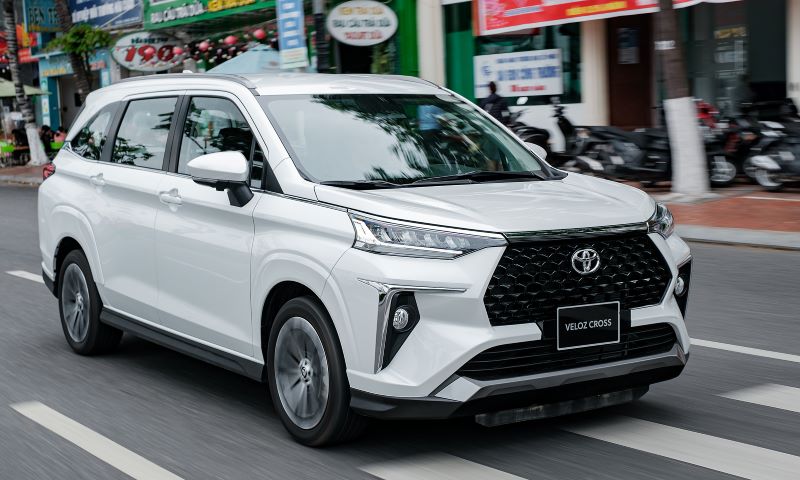 Dán PPF ô tô cho xe Toyota Veloz bảo vệ tối ưu lớp sơn zin