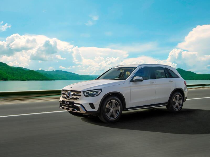 Có nên dán PPF ô tô cho xe Mercedes GLC 200?