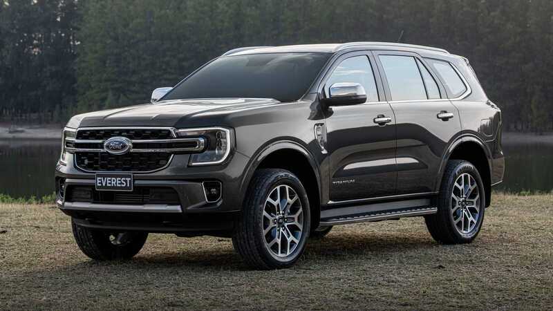 Dán PPF ô tô cho xe Ford Everest 2023 sử dụng màng bảo vệ dày dặn chống trầy xước