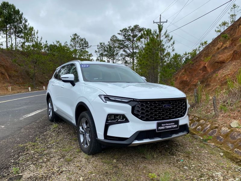 Dán PPF ô tô cho xe Ford Territory sử dụng màng bảo vệ dày dặn chống trầy xước