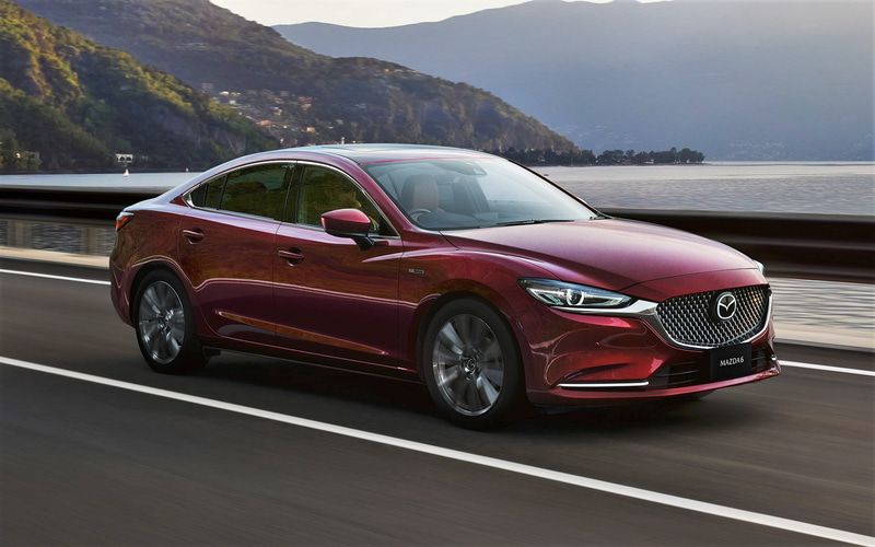 Dán PPF cho xe MAZDA 6 sử dụng màng bảo vệ dày dặn chống trầy xước