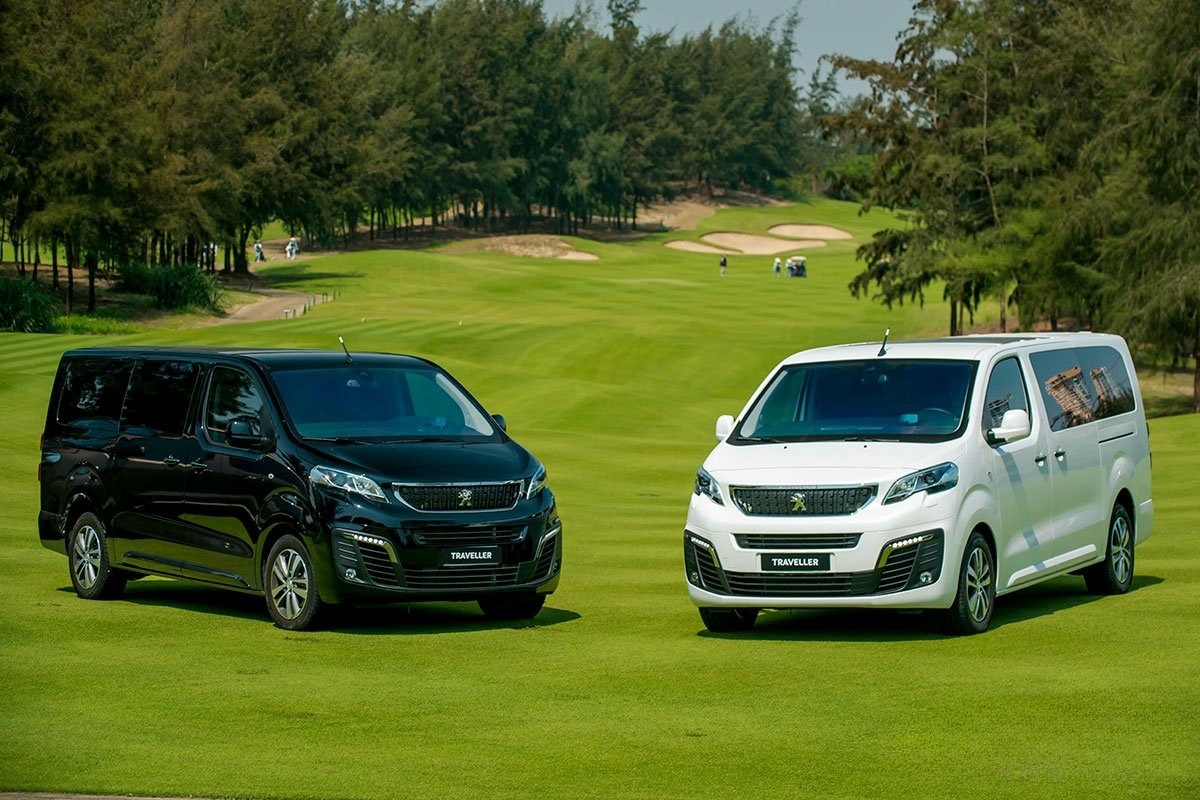 Dán PPF cho xe Peugeot Traveller: Bảng giá mới nhất