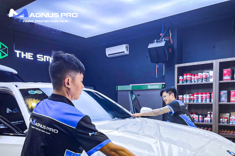 Dán PPF Magnus Pro để bảo vệ nắp capo xe ô tô