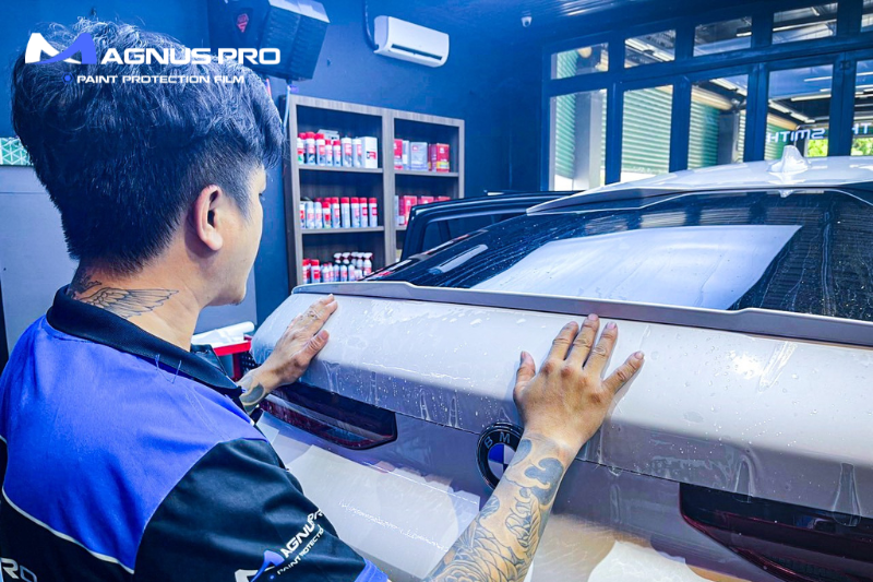 So sánh PPF Magnus Pro và PPF Suntek - Phần cốp được bảo vệ bởi lớp PPF Magnus Pro chính hãng