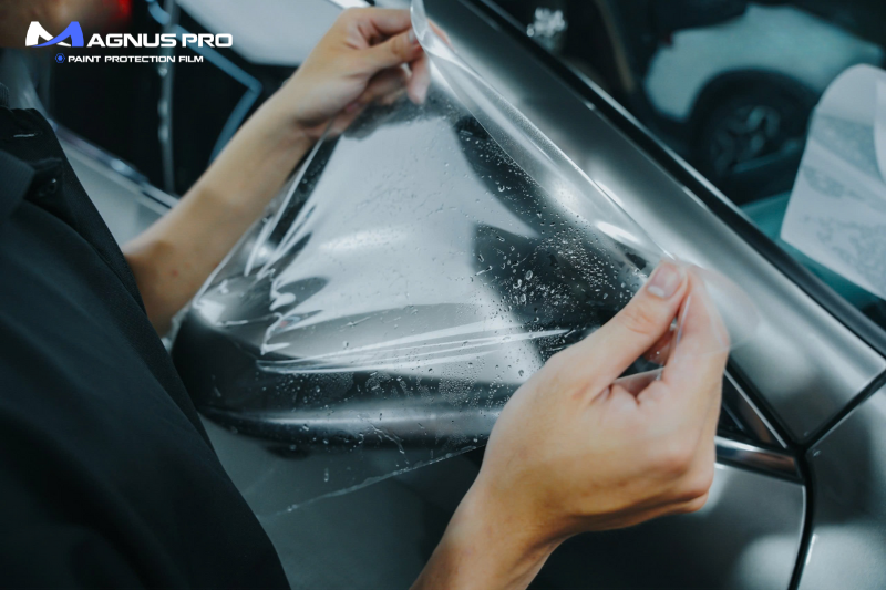 Thi công dán PPF Magnus Pro cho gương chiếu hậu