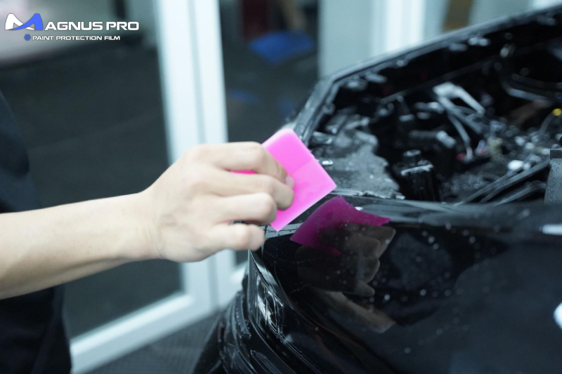 Quy trình thi công dán PPF ô tô tại Cao Lãnh được thực hiện cẩn thận